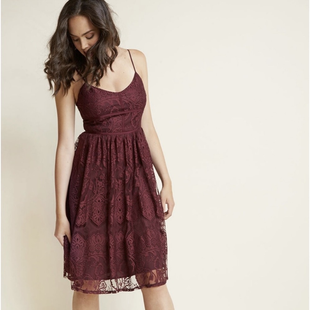 BB Dakota Lace Midi Dress Wine Burgundy Color Lined Women’s Size 4
